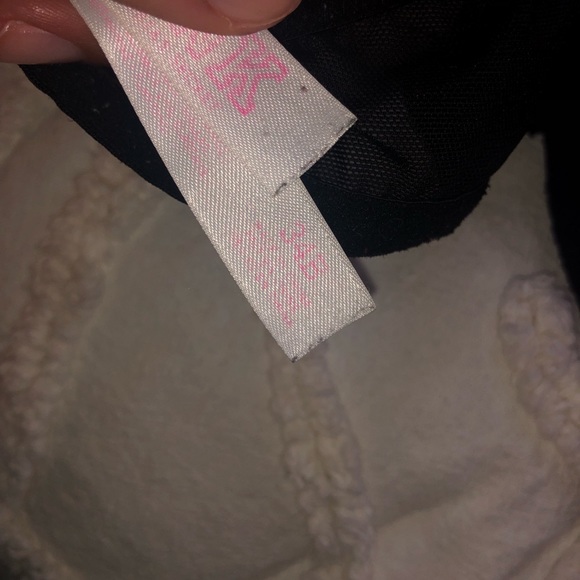 PINK bras, 34B - Picture 4 of 4